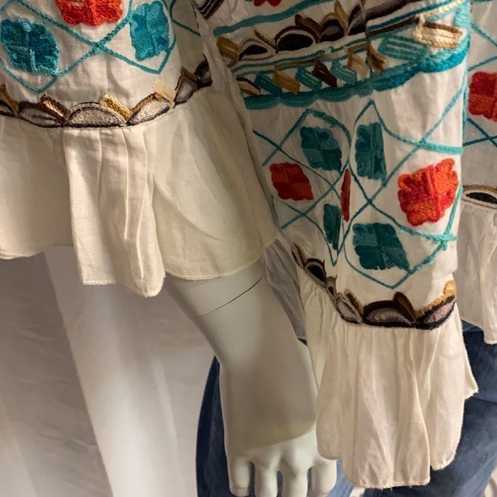 Free Generation Off-the-Shoulder Embroidered Top C23 - Picture 4 of 6